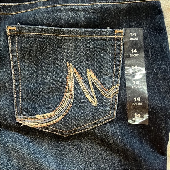 Maurices BNWT mid rise slim boot cut denim flex 14short dark wash jeans - Picture 5 of 5